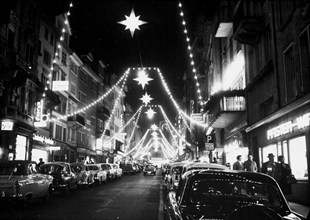 Christmas lighting on Rennweg, Zurich 1960.