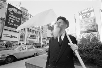 Pacifist Max Daetwyler near Times Square, New York 1962.