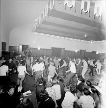 People dancing in the Club Mv©diterranv©e, St. Moritz 1962.