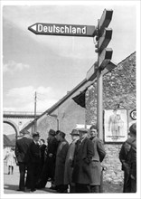 German emigrants in Switzerland, at the border Koblenz-Waldshut 1945.