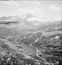 Tour de Suisse 1950, aerial photo from San Bernardino pass.