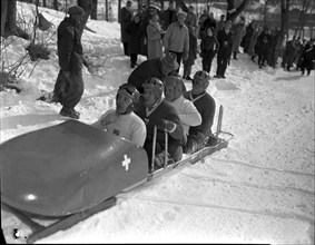 Swiss sportsmen having fun at the Team World Championships in Cortina d'Ampezzo, 1954.