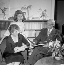 Federal Councillor Willy Spuhler with his family, 1959.