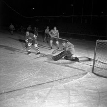 Hockey World Championship Basle 1953: Sweden - Czechoslovakia.