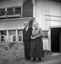 Johann Schweizer-Kunz and his wife celebrate their diamond wedding, Kappel 1944.