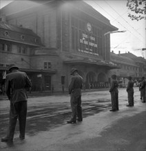 50th anniversary of the Simplon railway tunnel, soldiers waiting for the honor guests in front of