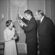 Rudolf Bernhard (r.), Cilly Wang and Punx der Unfassliche (magician), Zurich 1953.