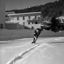 Speed Skating ECH 1954 Davos: Gunnar Sjoelin.