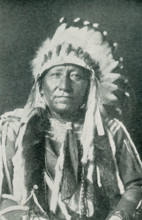 Famous Indian Chief: Aquqar-enuts or Cross Feathers, Algonquin-Cheyenne (Siouthern) Tribe.