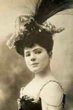 This photo, dating to around 1908, shows Madame Fritzi Scheff, one of the most popular light opera