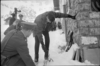 Problem with his ski boot.