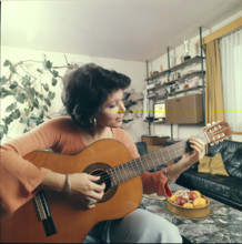 Piera Martell, Swiss pop singer, 1973.