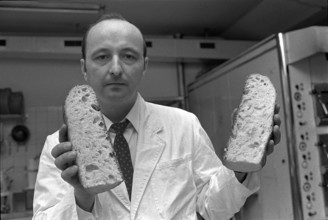 Berne, inspection of the consistency of a bread; 1970.