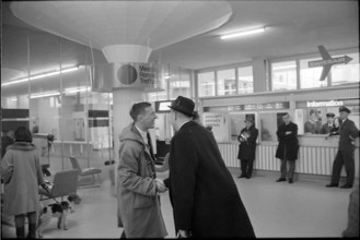 Meeting point: column in the airport Zurich-Kloten 1965.