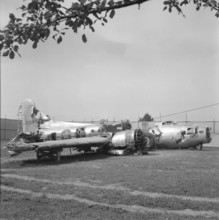 After WW 2: recovery of a US bomber, Greifensee 1953.