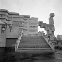 Basle, schoolhouse Brunnmatt shortly after its completion; 1965.