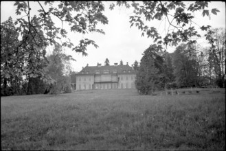 Meggen, Villa St. Charles Hall; 1965.
