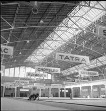 18th Geneva International Motor Show, 1948: exhibition hall.