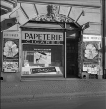 Azed newsstand: advertising for Das Beste, 1948.