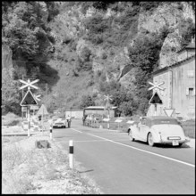 Level 'crossing 1957.