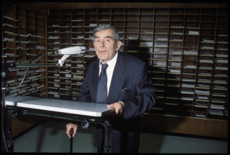Golo Mann at opening of his exhibition 1992.
