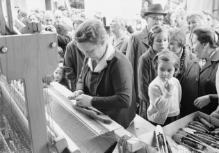 Braechete, farmer's woman weaving in Zaeziwil, 1965.