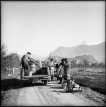 Fishing with electricity in Valais, equipment 1956.