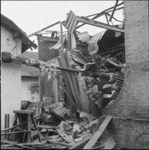 Explosion damage at tobacco drying plant in Payerne 1958.