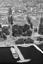Zurich 1972: Burkliplatz and Bahnhofstrasse.