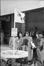 Street collection of the International Red Cross in Geneva, 1944.