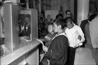 Arrival of the first Tibetan refugees in Switzerland, Kloten 1961.