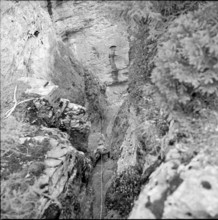Cleaning up of the glacier ravine in Grindelwald, 1961.
