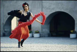 Genevieve Fallet at a dance-performance in Thoune, 1984.