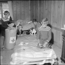 The 2000th donated bed of the Red Cross, 1957.