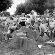 Competition for the most beautiful sandcastle; Geneva 1956.
