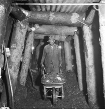Valais, Miner; gallery; Goltschried coal mine; 1941.