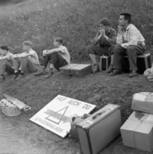 Volunteers on arrival in Lauterbrunnen, 1959.