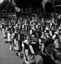 Children collecting money for Swiss donation, 1945.