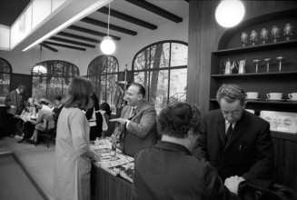 Ringier publisher: Ringier stand at the Olma, magazines, 1969.