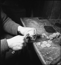Swiss donation: producing badges, 1942.