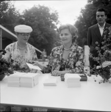 Actress Annemarie Duringer at the SAFFA fair 1958.