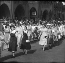 Berne; National Holiday procession; young voters; 1959.
