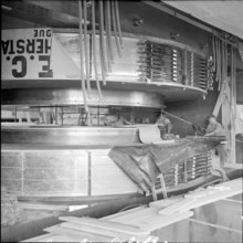CERN installing solenoids of the cyclotron 1956.