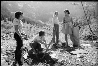 Scouts collecting rubbish, 1971.