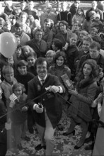 Hazy Osterwald cutting ribbon 1969.