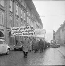 Farmers demonstrate against price drop, drop of prices; 1964.