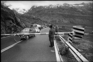 Season opening of Gotthard pass road, barrier near Hospenthal 1971.