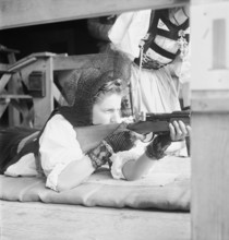 Women's shooting in Schuepfheim, 1946.