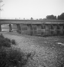 Bridge over the Thur under construction; 1949.