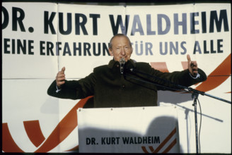 Dr. Kurt Waldheim in the election campaign 1986.